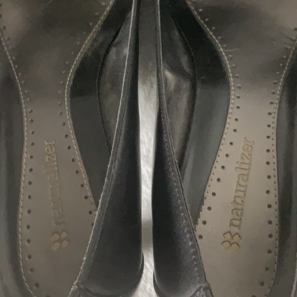 Naturalizer Black Classic Heels with Silver Buckle - Picture 4 of 8